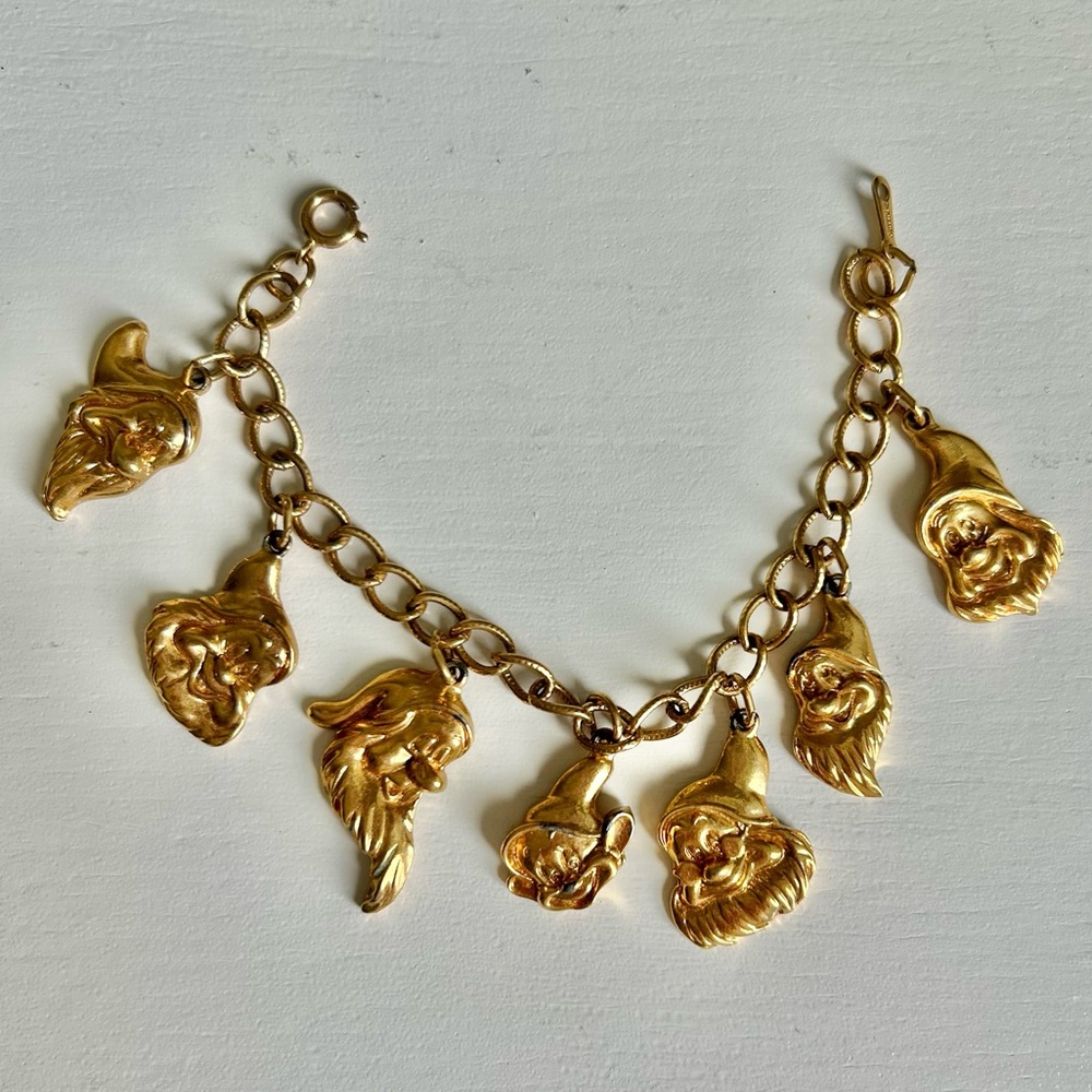 Vintage Disney Seven Dwarf Charm Bracelet Gold Tone Dwarfs Name On Back 7"
